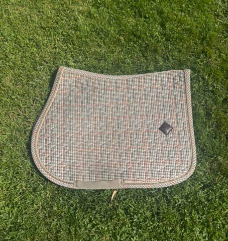 Tapis Kentucky pied-de-poule – Édition chic