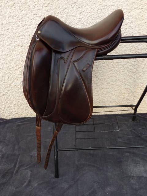 Selle Dressage Devoucoux Makila 17'