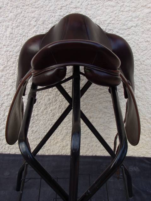 Selle Dressage Devoucoux Makila 17'