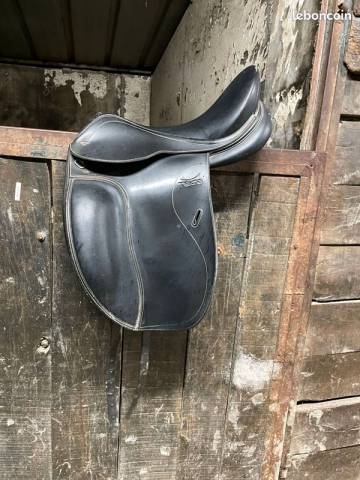 Selle Tekna dressage 17.5 noire