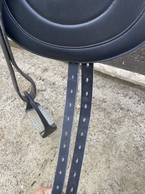 Selle dressage Premier Équine 18"