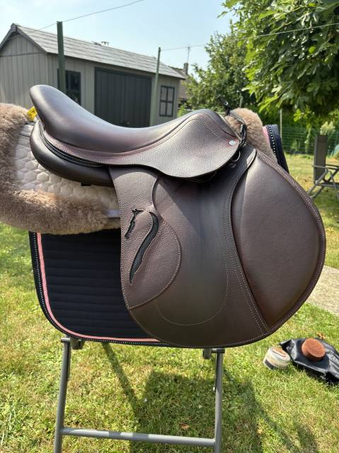 Selle Antares connexion