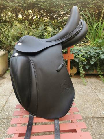 Selle dressage Prestige X Helen K D taille 17