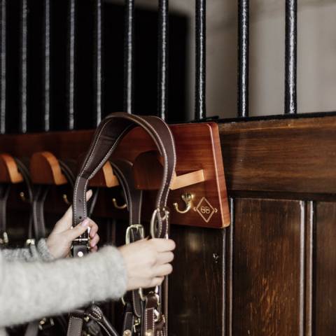 Porte brides en bambou - Kentucky - 5 portants et crochets dorés