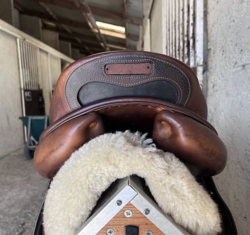 Selle Delgrange taille 17 