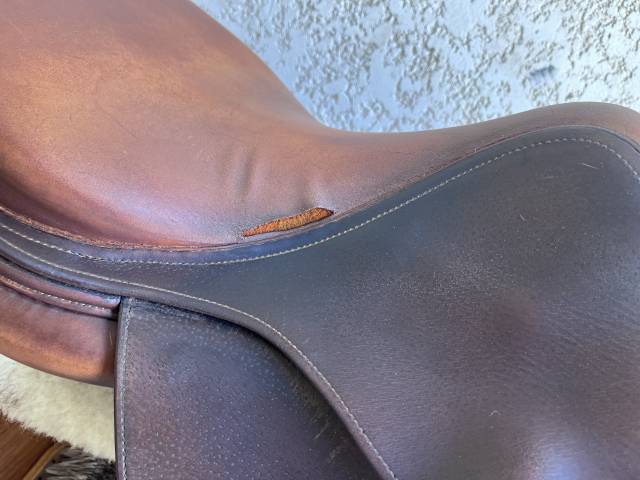 Selle Delgrange taille 17 