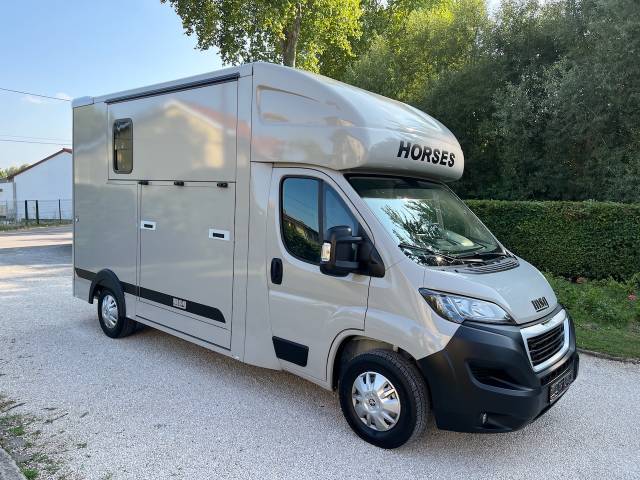 Peugeot boxer bluehdi 165 msg stallion light