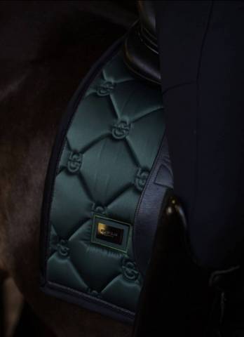 Tapis de selle Sycamore Green DRESSAGE - Equestrian Stockholm