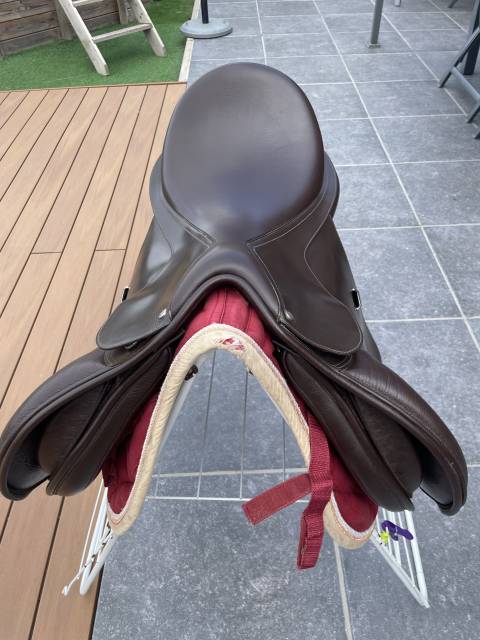 Selle Bates mixte 17,5