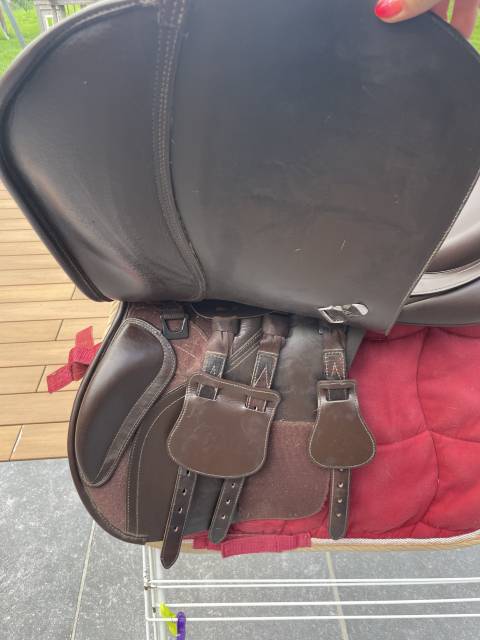 Selle Bates mixte 17,5