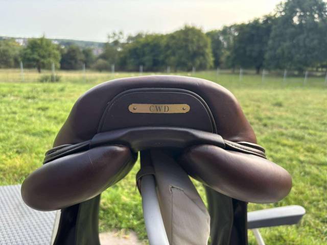 SELLE JUMPING CWD 18 POUCES