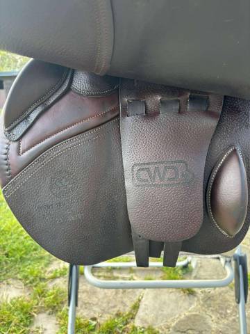 SELLE JUMPING CWD 18 POUCES