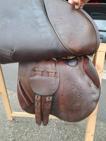 SELLE DELGRANGE en bon état