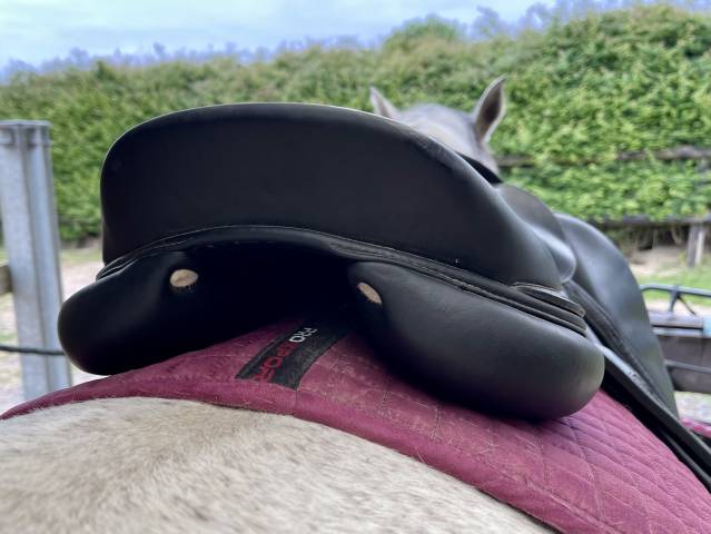 Selle mixte Antar&egrave;s Connexion 17.5 3A noire