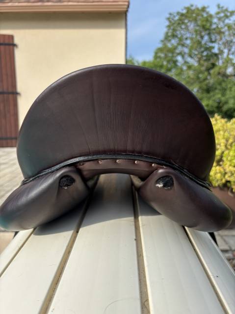 Selle Aulion dressage  17 pouces marron 