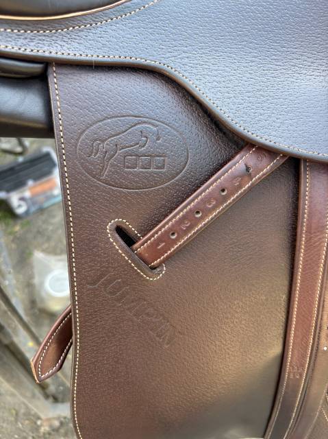 Selle JUMP’IN à vendre taille 17