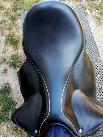 Selle de dressage Childeric DSG 18 POUCES 2008