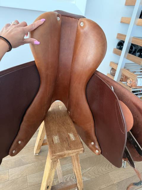 Selle CWD Club 17’’ – série 2/25 – 2020 – Très bon état