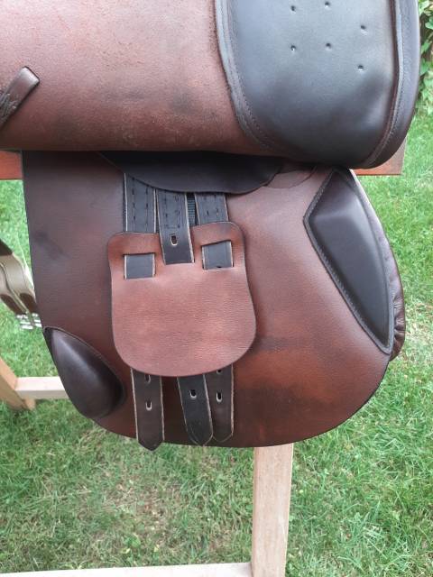 Selle mixte Horze 100% cuir véritable + accessoires com