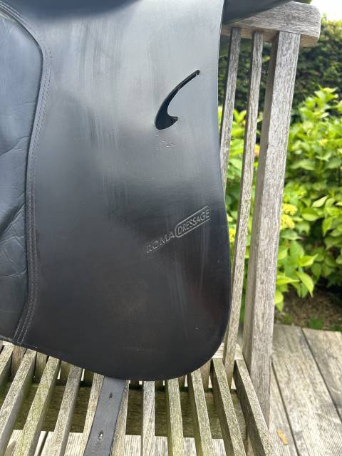 Selle de dressage  Prestige modèle Roma   17 pouces 