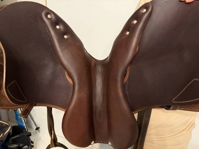 Selle obstacle Antarès 17 pouces