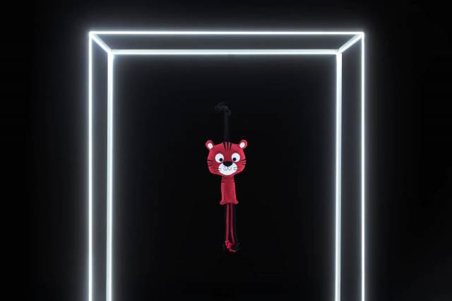 Jouet d'écurie Tiger Dynamic 2025 - Eskadron