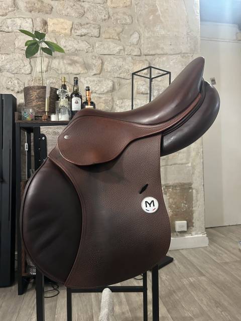 Selle Meyer 17 , 2024 en parfait état 