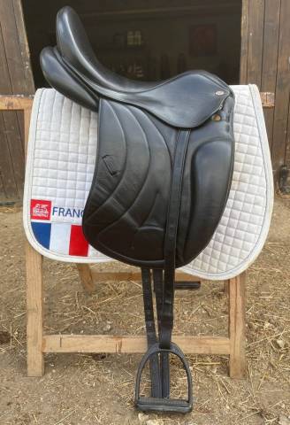 Selle de dressage Éric Thomas 17,5