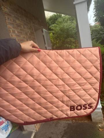 Tapis cheval  très bon état marque BOSS
