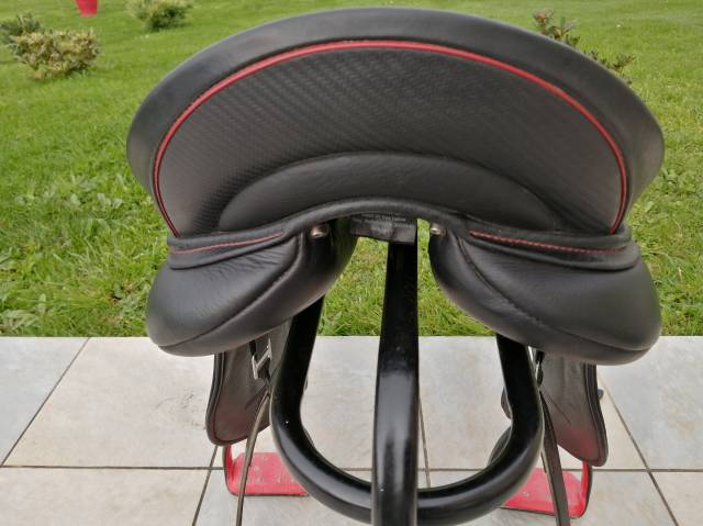 Selle WOW 17 pouces noire complète