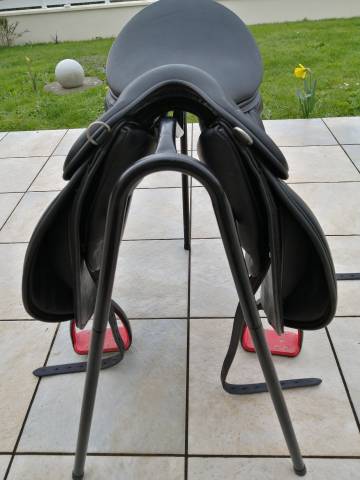 Selle WOW 17 pouces noire complète