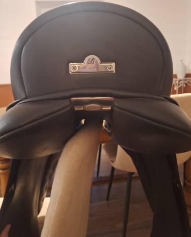 Selle de dressage Bates 17,5
