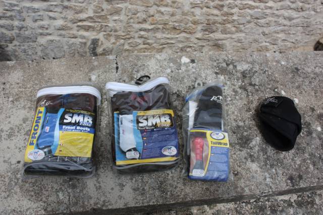 Lot de matériel d'équitation