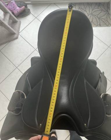 Selle mixte Norton synthétique 17,5 pouces