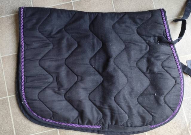 Tapis de selle Equith&egrave;me Cheval Noir