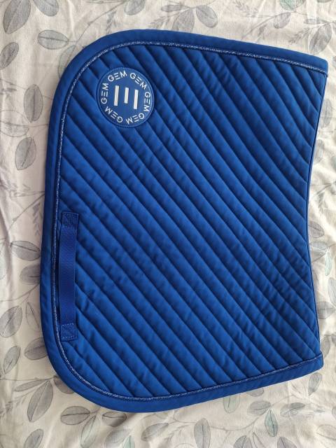 Ensemble tapis et bonnet bleu électrique GEM