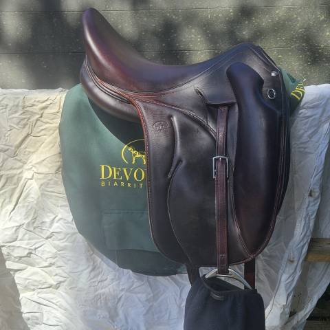 Selle dressage Devoucoux Makila