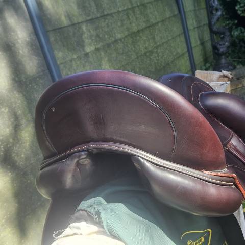 Selle dressage Devoucoux Makila