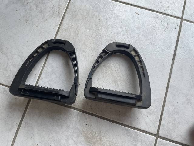 Étrier Acavallo taille junior 