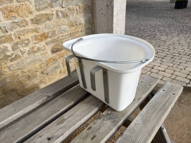 Mangeoire avec crochets 12 L