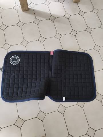 Tapis de dressage Harcour Rose poudré et Bleu nuit neuf