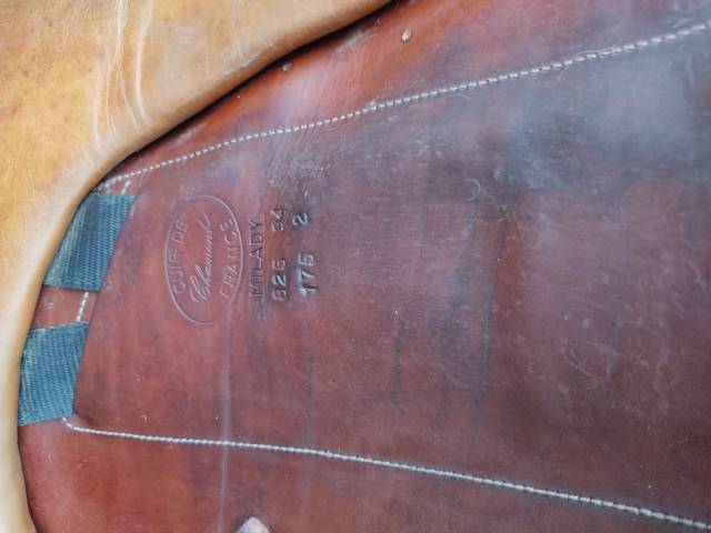 Selle de dressage devoucoux