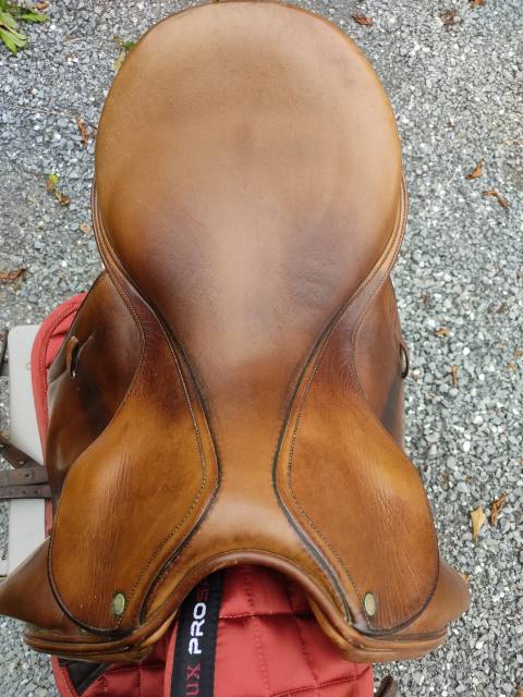 Selle de dressage devoucoux