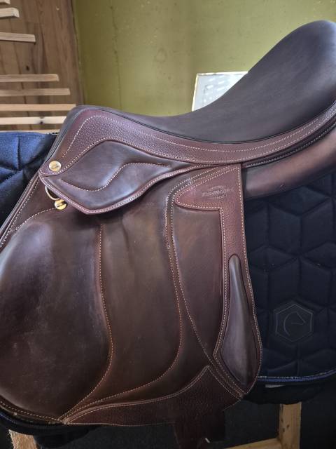 Selle devoucoux Chiberta lab 17p