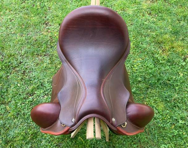 Selle de dressage 16.5