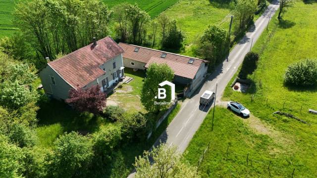 Propriété 162m² sur 24 000 m² terrain
