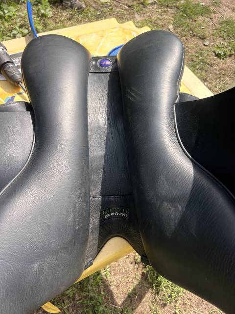 Selle Bates mixte 17 pouces 