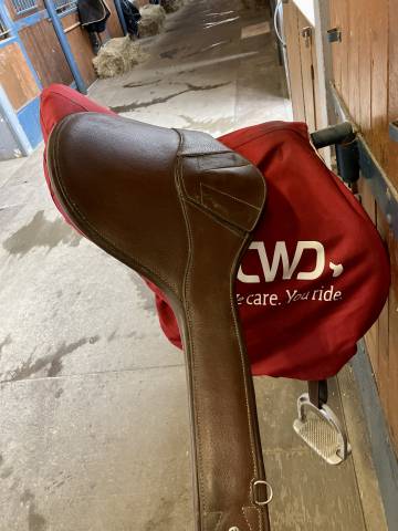 Selle CWD taille 17,5