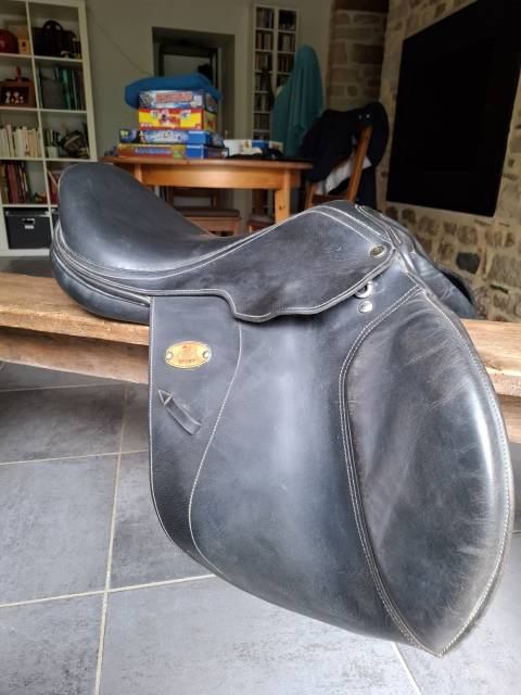 Selle Eric Mondange cuir noir T 17,5