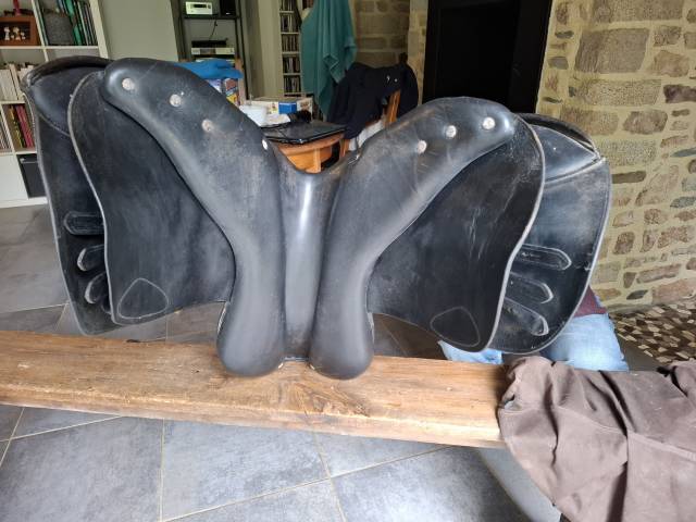 Selle Eric Mondange cuir noir T 17,5